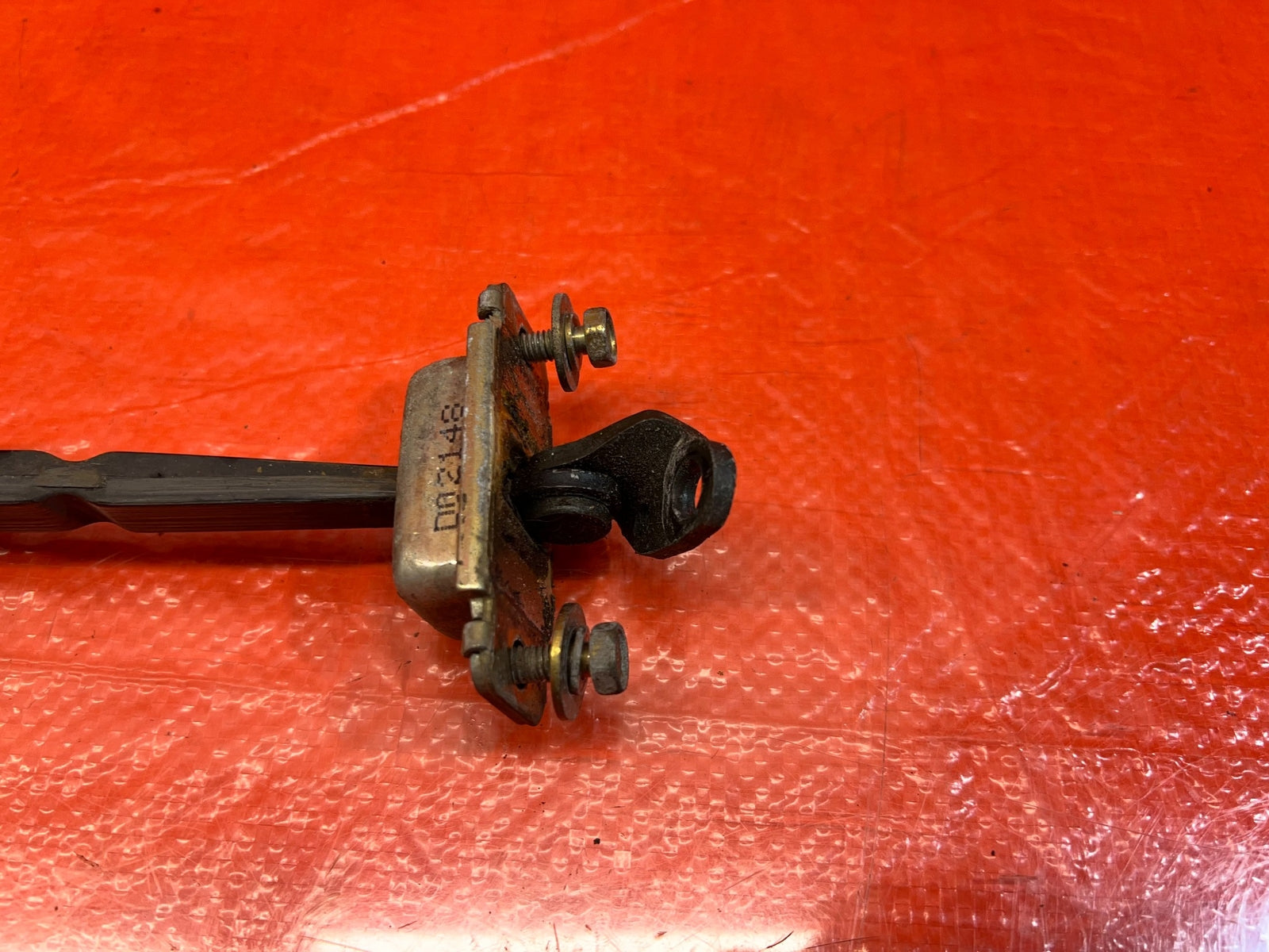 98 02 HONDA ACCORD SEDAN   PASSENGER REAR DOOR CHECKER HINGE ARM STOPPER OEM 1675