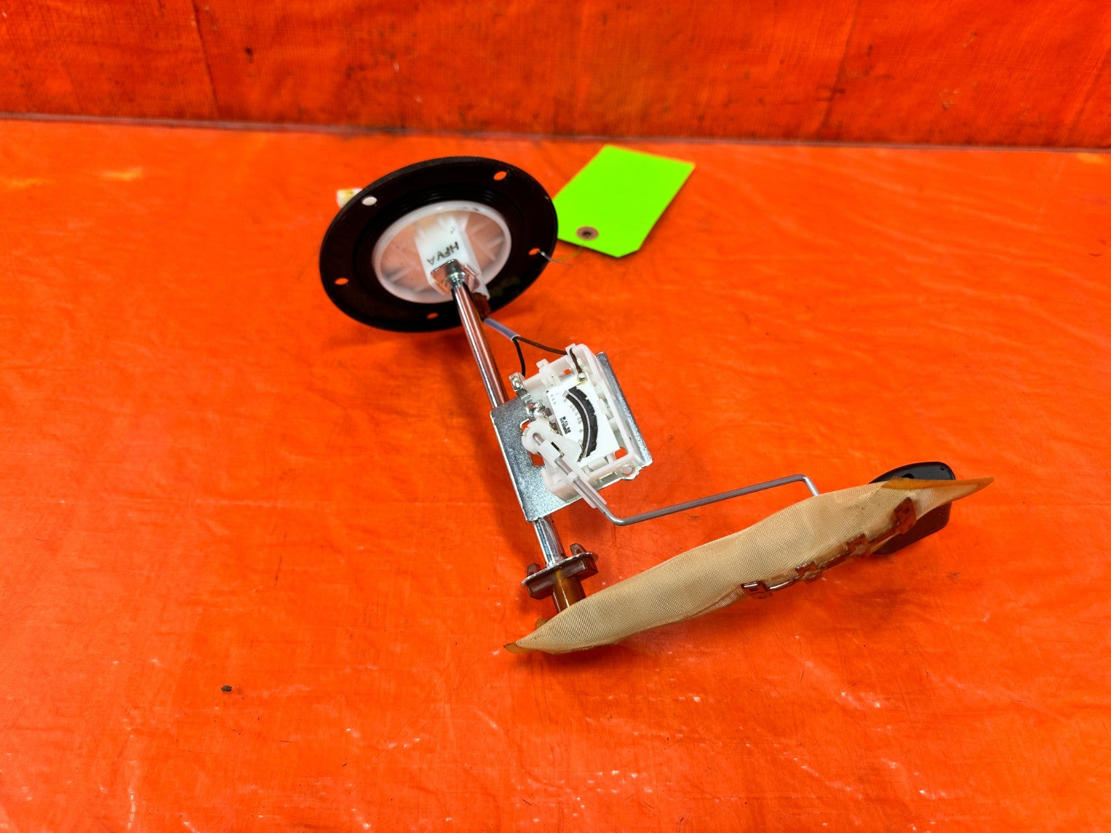 10 16 HYUNDAI GENESIS COUPE   GASOLINE GAS FUEL LEVER SENSOR METER UNIT OEM #2992