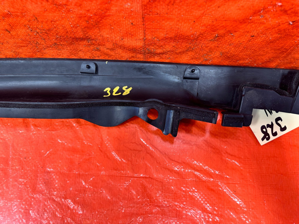 08 15 INFINITI G37 & Q60 COUPE   ENGINE BAY UNDER THE HOOD LEFT FENDER SEAL 3289