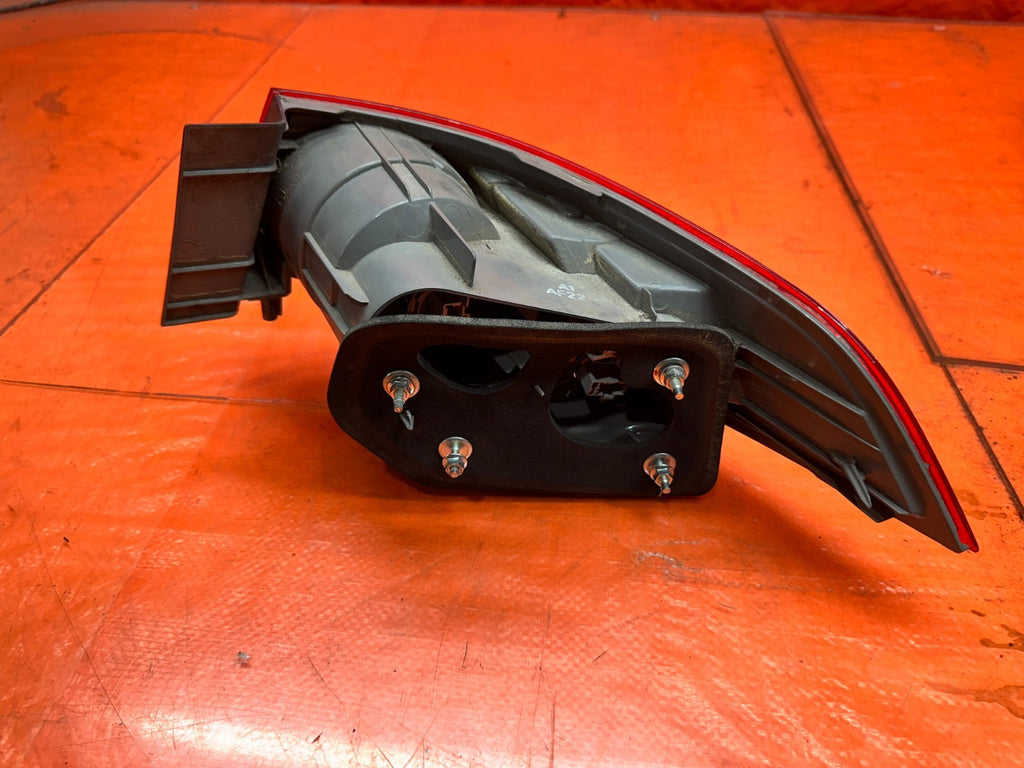 09-14 ACURA TSX 4D SEDAN DRIVER LEFT OUTER QUARTER PANEL TAIL LIGHT LAMP LENS #36