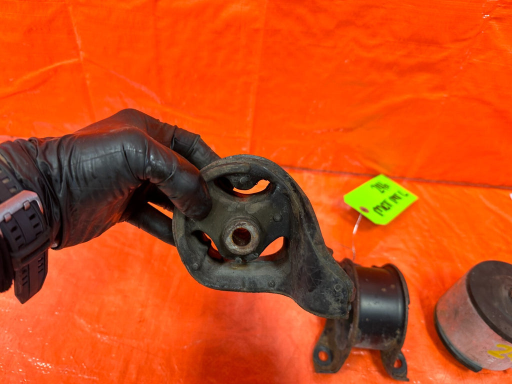 94 01 ACURA INTEGRA AUTOMATIC LEFT RIGHT MOTOR MOUNT TRANSMISSION MOUNT OEM 2466