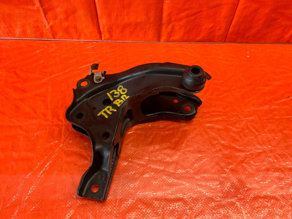93 96 HONDA PRELUDE S & SI   AUTOMATIC MODEL   TRANSMISSION MOUNTING BRACKET 1380