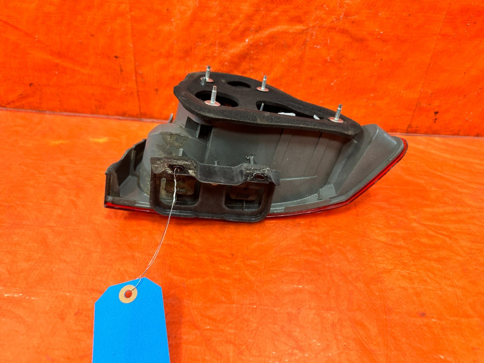 09 11 HONDA CIVIC SEDAN DRIVER LEFT OUTER TAIL LIGHT LAMP QUARTER PANEL OEM 3077