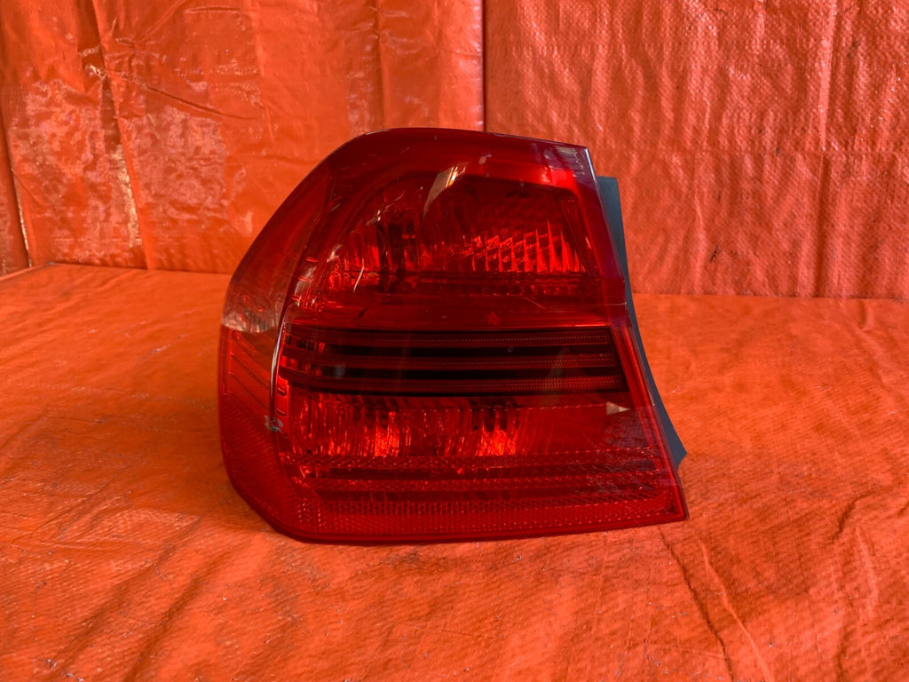 OEM 06 2007 2008 BMW E90 SEDAN DRIVER LEFT INNER TAIL LIGHT LAMP 328i 330i 335i0
