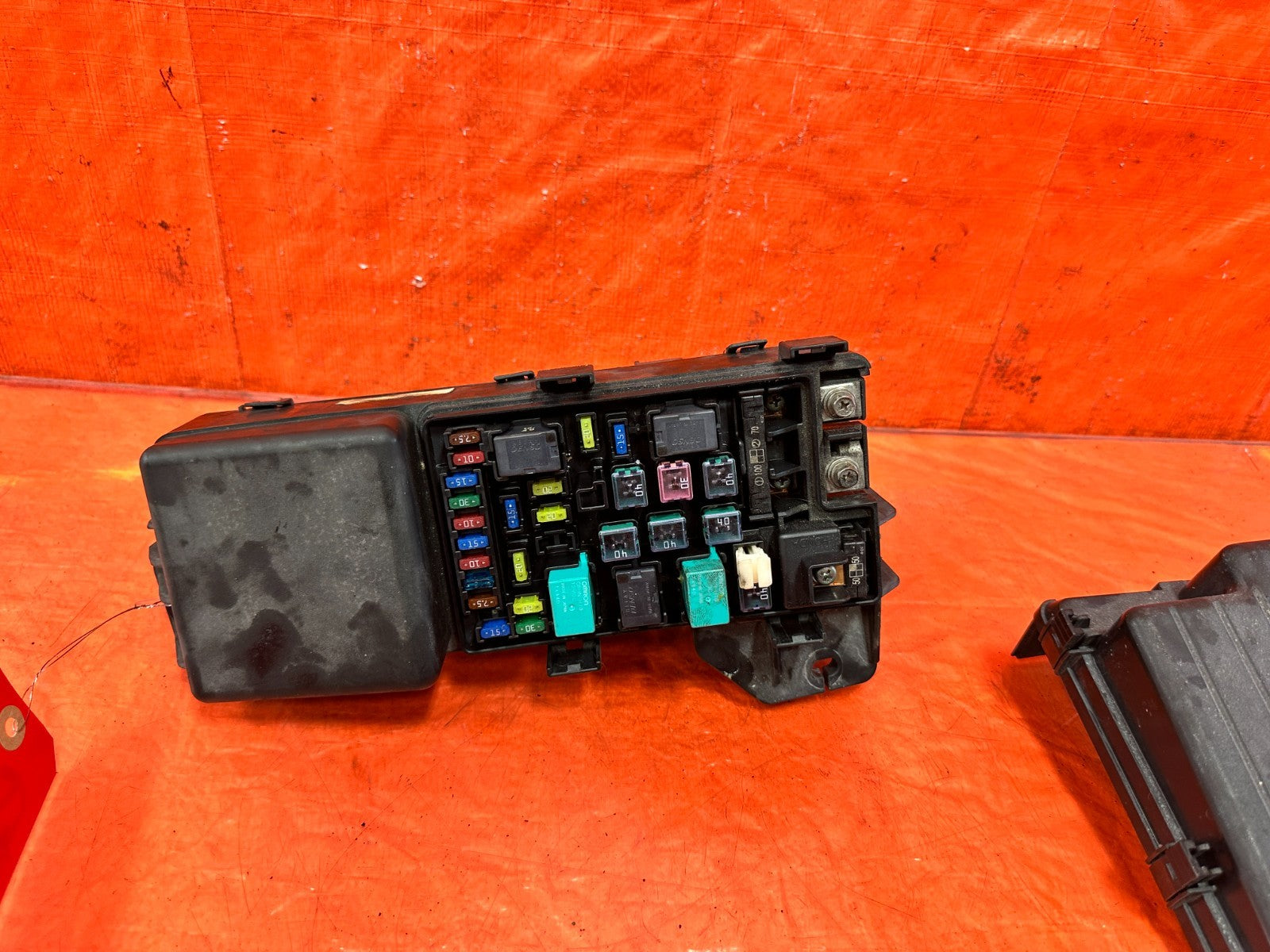 2005 05 ACURA TSX   EXTERIOR / ENGINE BAY   FUSE BOX PANEL   OEM FACTORY #3122