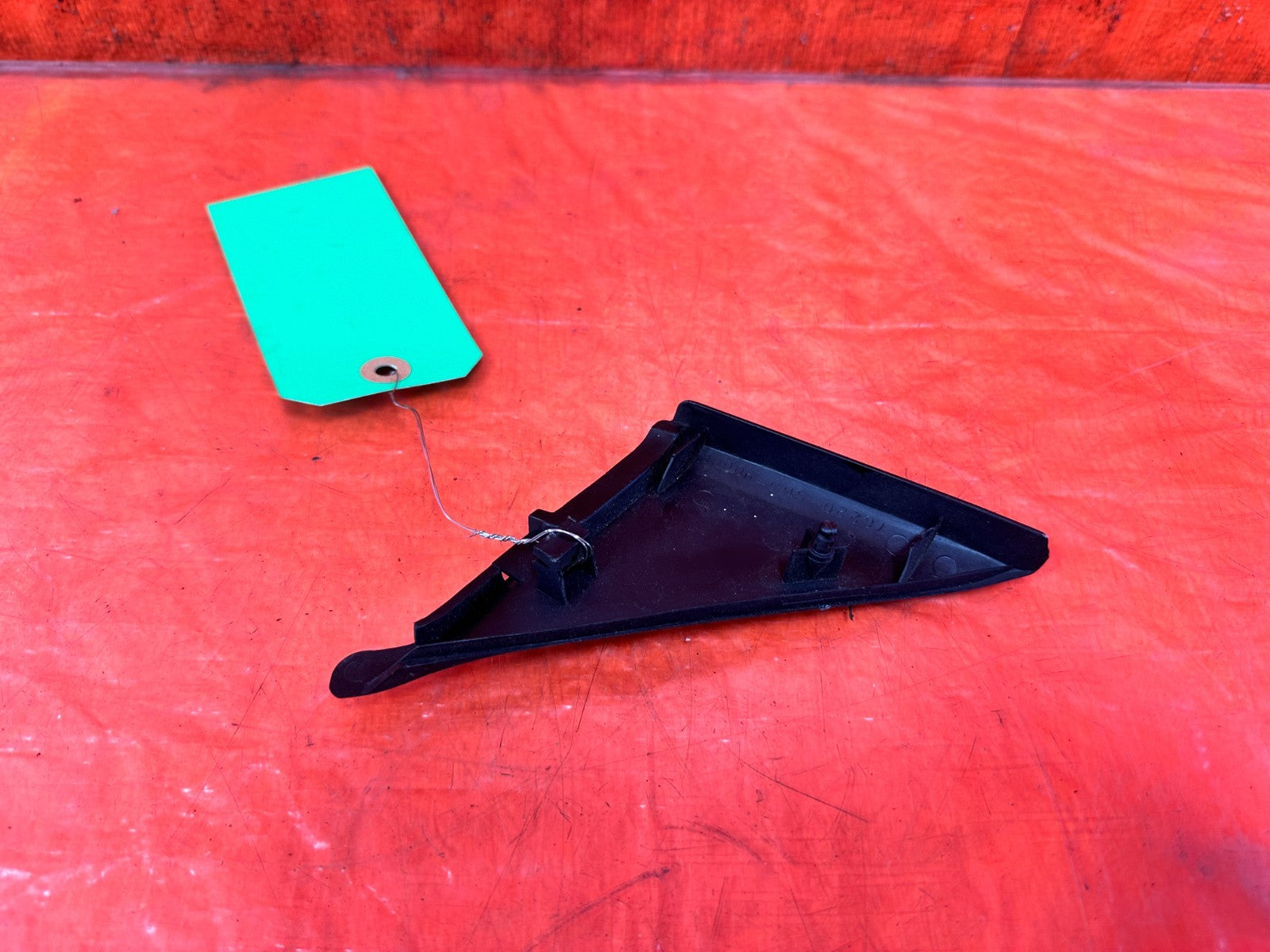 90 91 HONDA CIVIC HATCHBACK   RIGHT INTERIOR MIRROR TRIM   OEM 3172