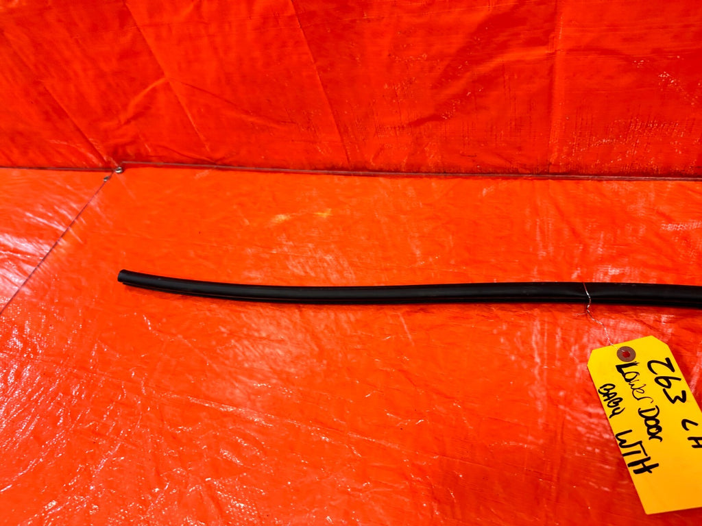 97 01 HONDA PRELUDE   DRIVER LEFT LOWER DOOR WEATHER STRIP SEAL   OEM #2636