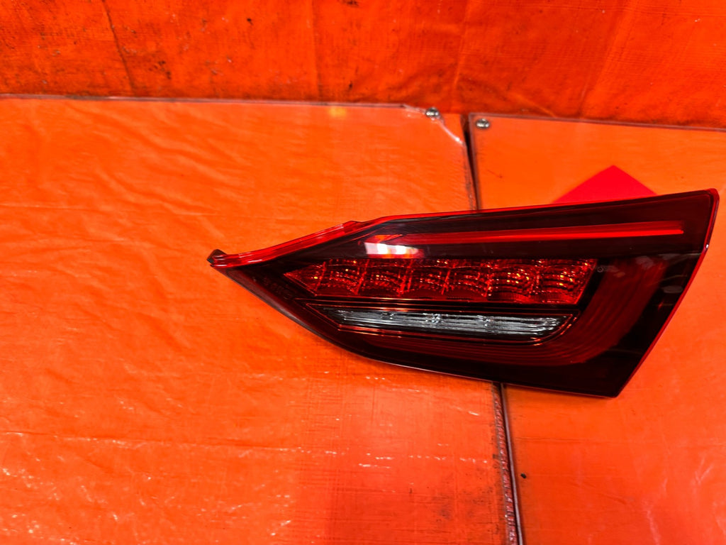 18 24 INFINITI Q50   RIGHT INNER LEFT TAIL LIGHT LAMP   OEM FACTORY #19Q4