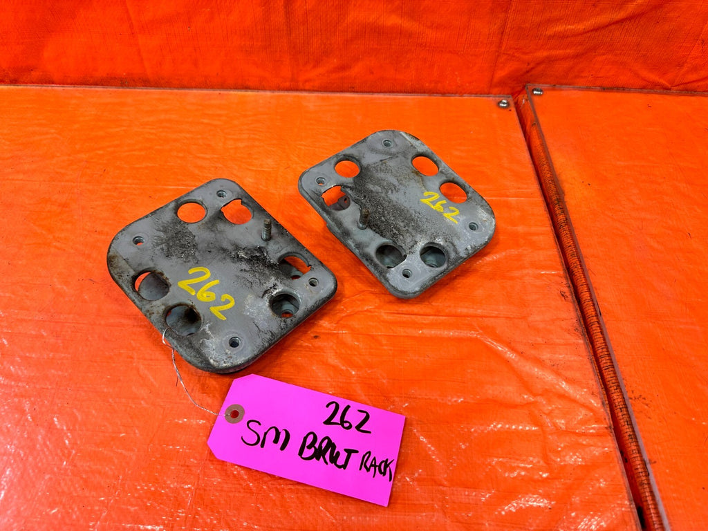 2004 04 NISSAN 350Z   REAR RE BAR CRASH BAR BEAM   MOUNTING BRACKETS LEFT RIGHT0