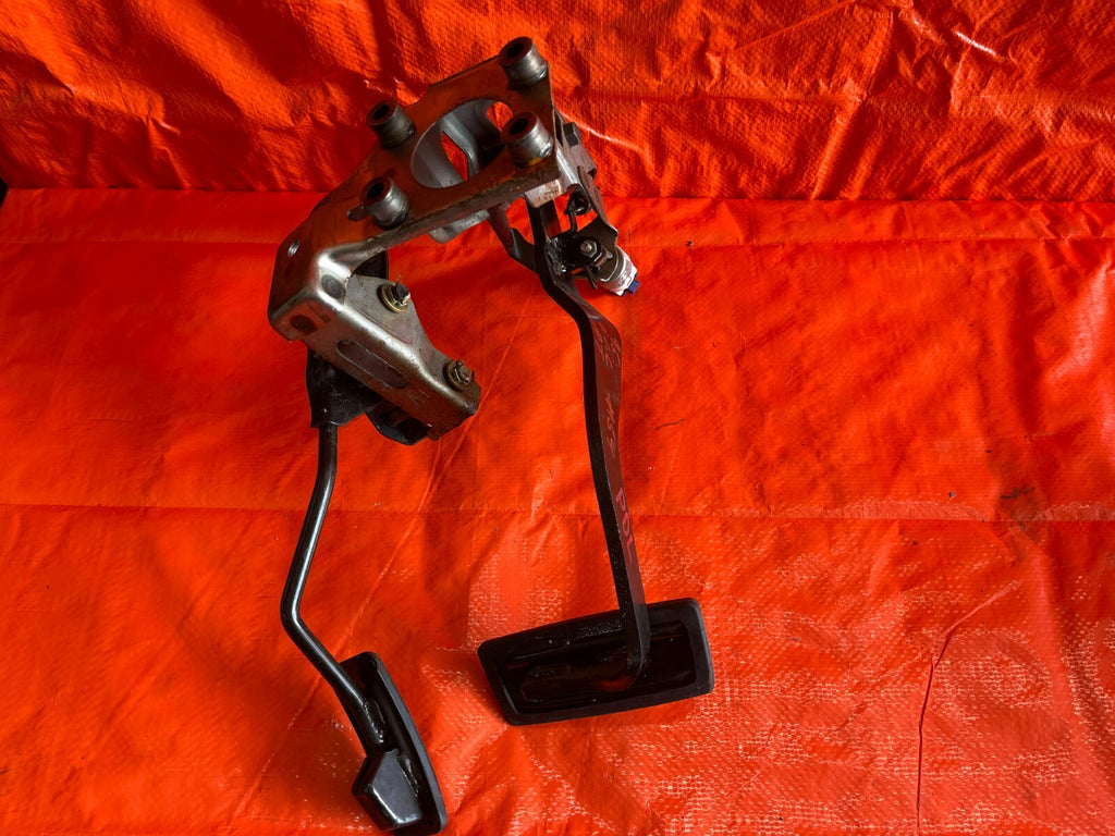 92 95 HONDA CIVIC   AUTOMATIC MODELS ONLY   GASOLINE GAD ACCELERATOR BRAKE PEDAL5