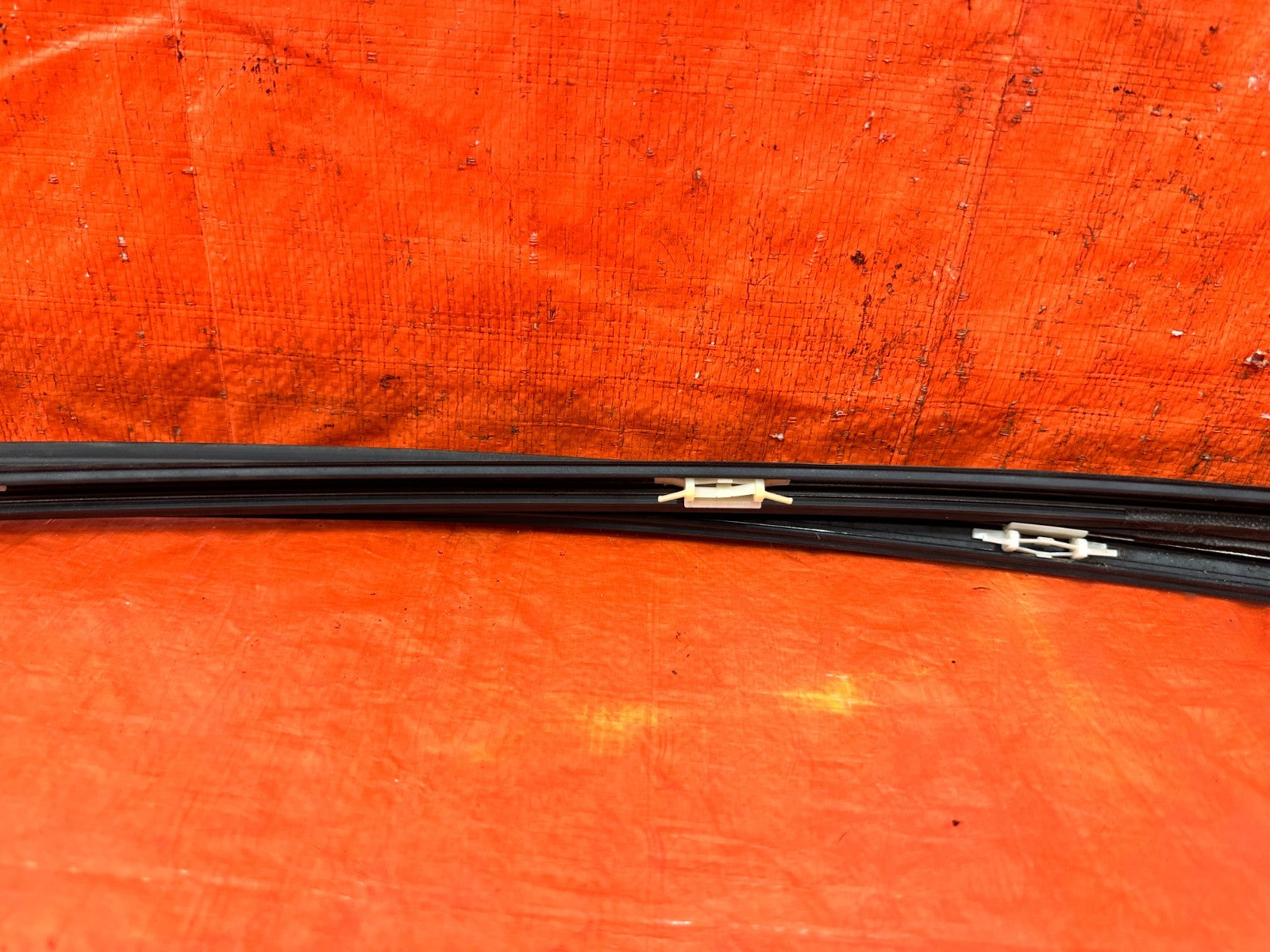 13 16 HYUNDAI GENESIS COUPE   ROOF TRIM WEATHER STRIP SET   LEFT & RIGHT OEM 31814