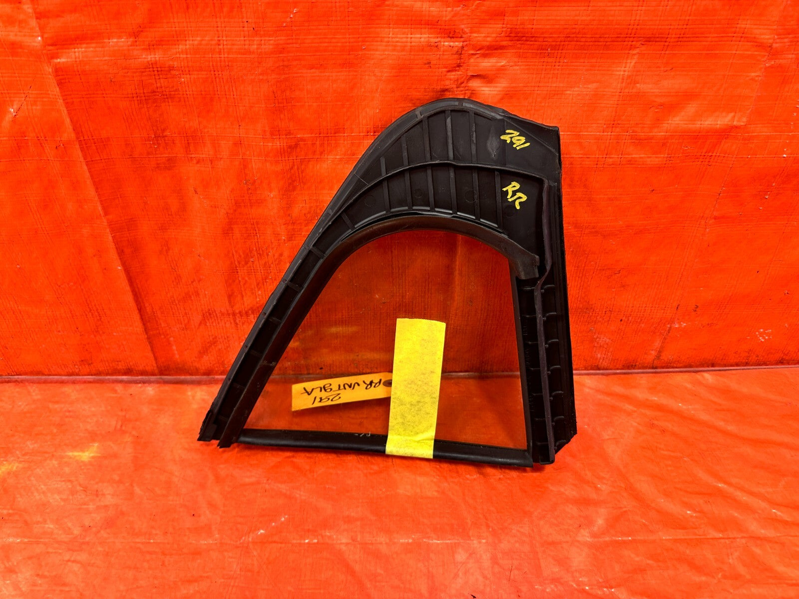 04 08 ACURA TSX   PASSENGER RIGHT REAR   DOOR VENT GLASS   OEM FACTORY #2911