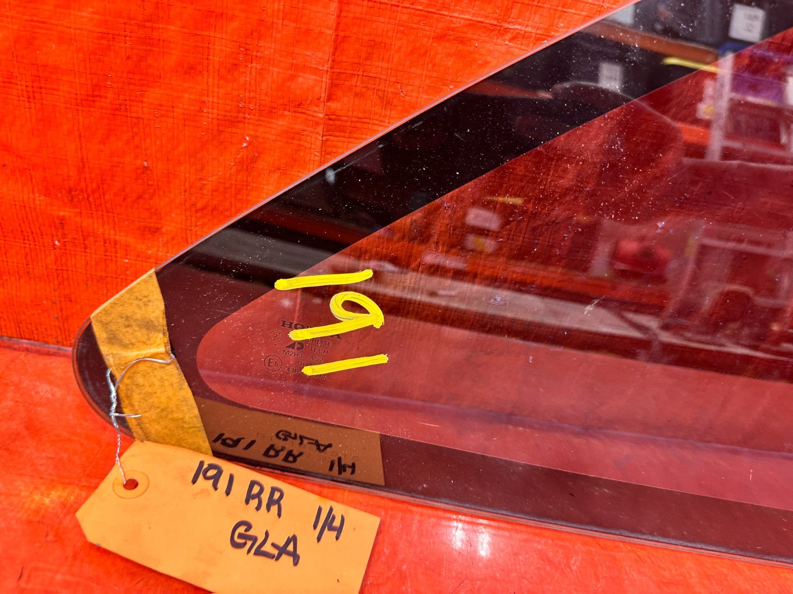 96 00 HONDA CIVIC   2D COUPE PASSENGER RIGHT REAR QUARTER 1/4 GLASS OE OEM #1915