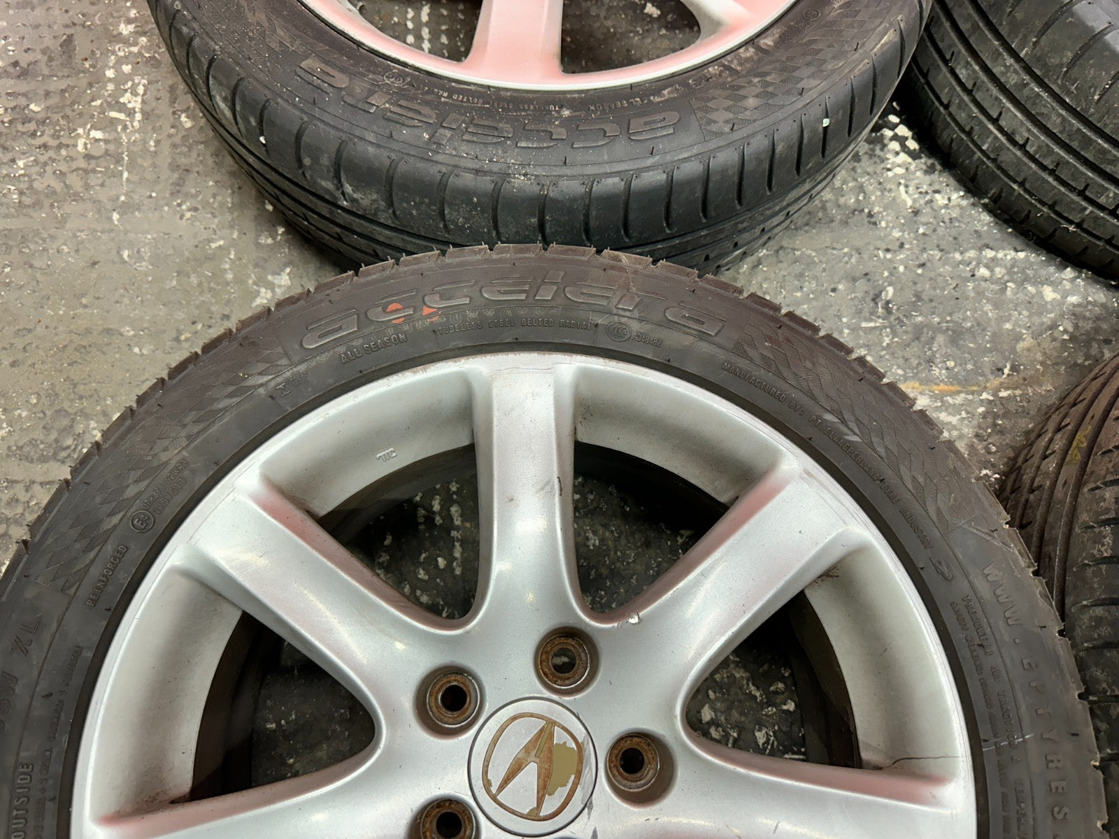 04 08 ACURA TSX 17 INCH WHEELS  W/ GOOD TIRES RIMS ALLOY OEM #33017