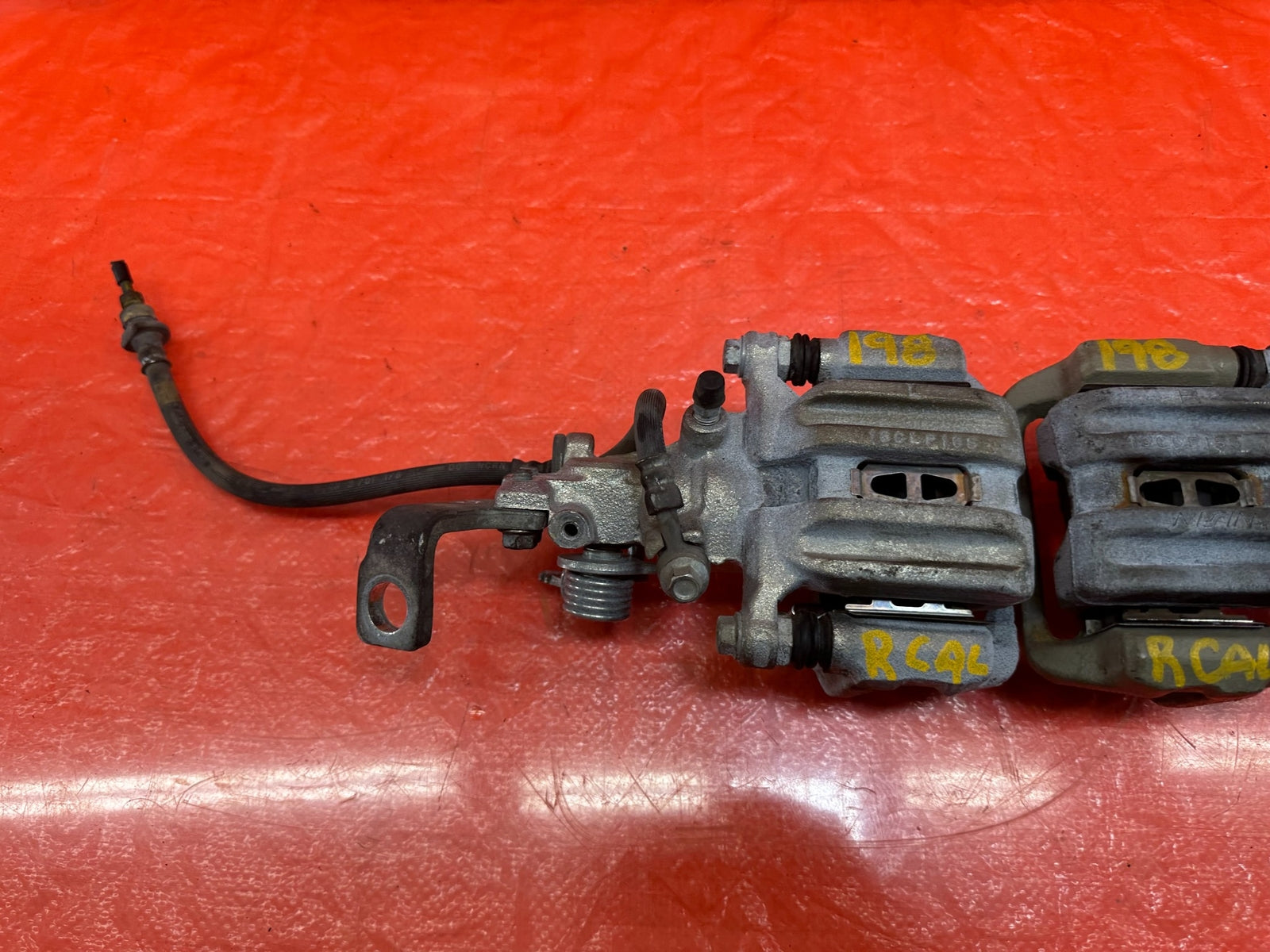 00 09 HONDA S2000   LEFT AND RIGHT REAR BRAKE CALIPERS   OEM FACTORY #19810