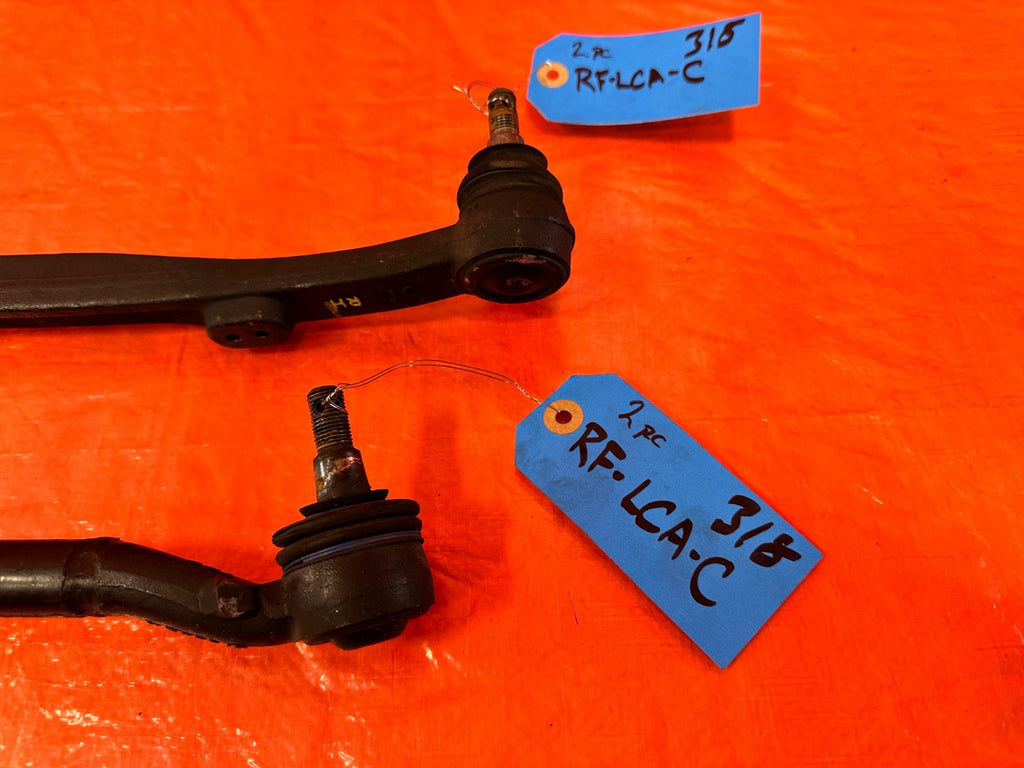 13 16 HYUNDAI GENESIS COUPE   RIGHT FRONT LOWER CONTROL ARMS    OEM 3184