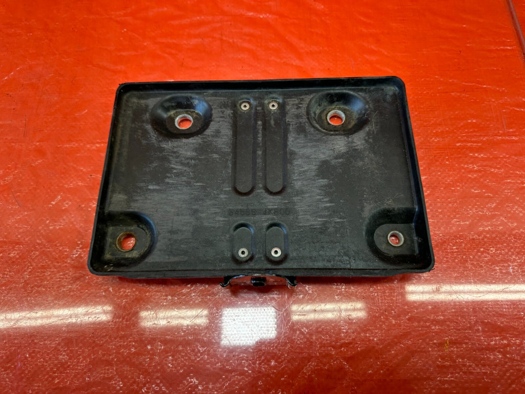 08 15 INFINITI G37 & Q60 2D BATTERY TRAY MOUNTING BRACKET W/ TIE DOWN COVER #1880