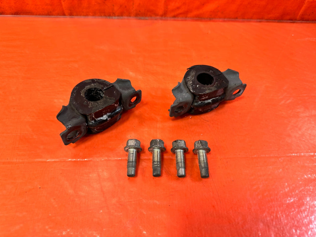 14 20 INFINITI Q50 17 20 Q60 REAR SWAY BAR MOUNTING BRACKET & BUSHING SET   #2961