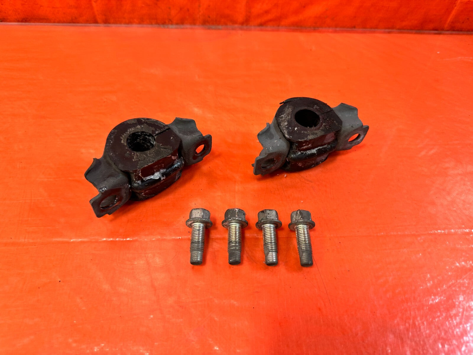 14 20 INFINITI Q50 17 20 Q60 REAR SWAY BAR MOUNTING BRACKET & BUSHING SET   #2961