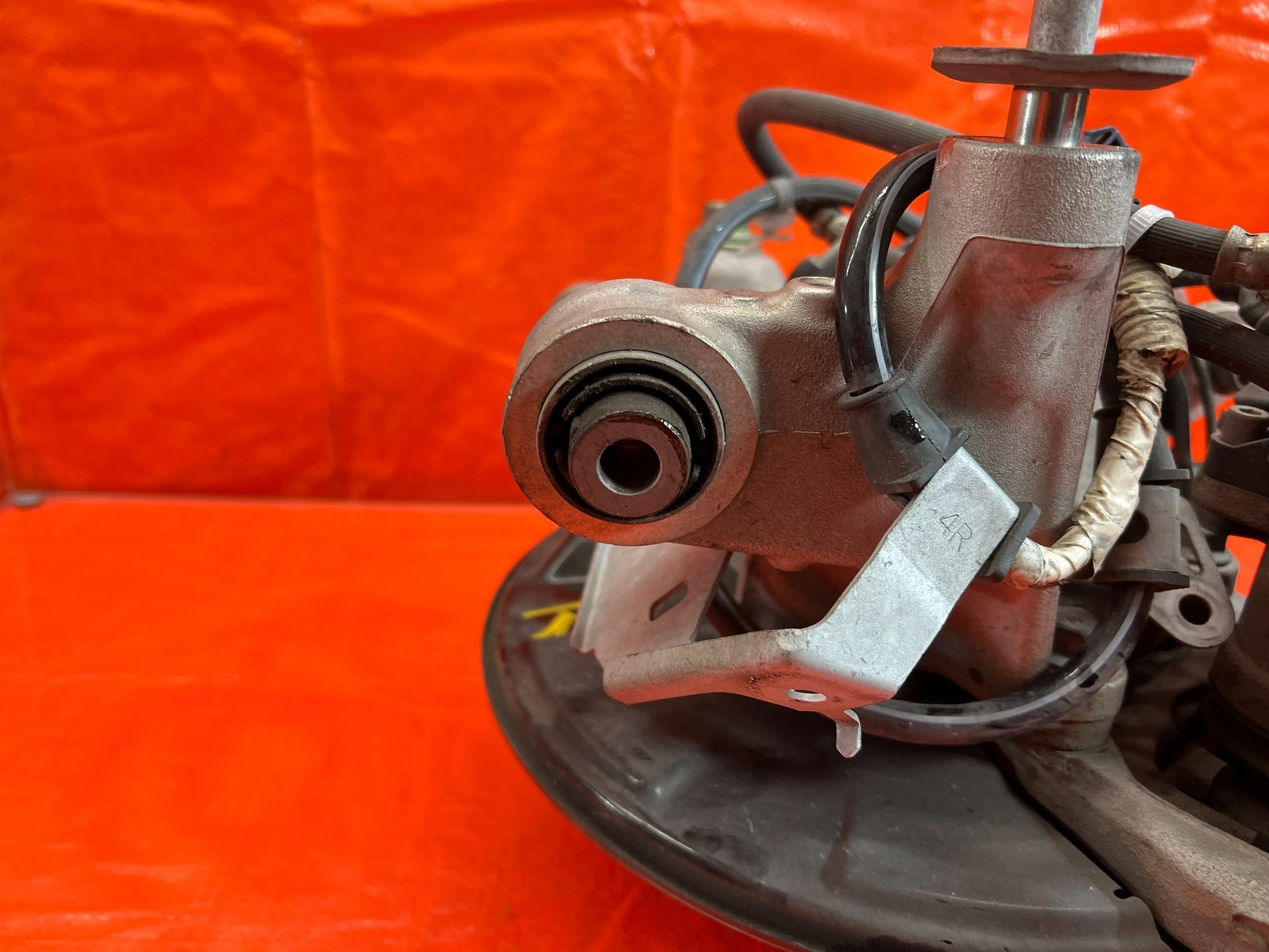 18 21 HONDA ACCORD RIGHT REAR SPINDLE KNUCKLE HUB W/ ELECTRONIC CALIPER OEM #18411