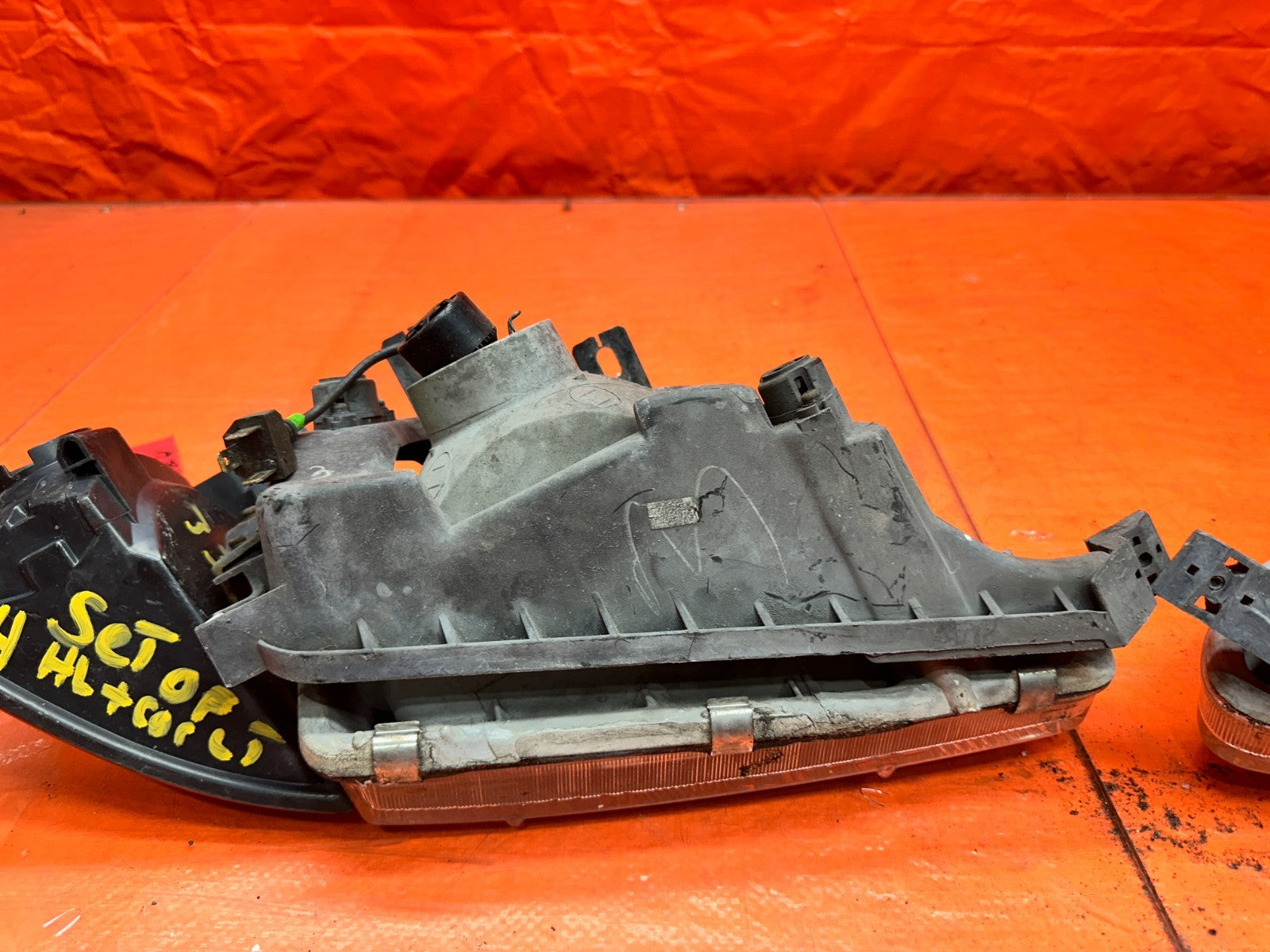 92 95 HONDA CIVIC 2D 3D   HEADLIGHTS LAMPS W/ CORNER LAMPS STANLEY   OEM #33321
