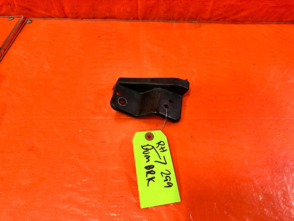 13 16 HYUNDAI GENESIS COUPE   PASSENGER RIGHT RADIATOR SUPPORT HEADLIGHT BRACKET0