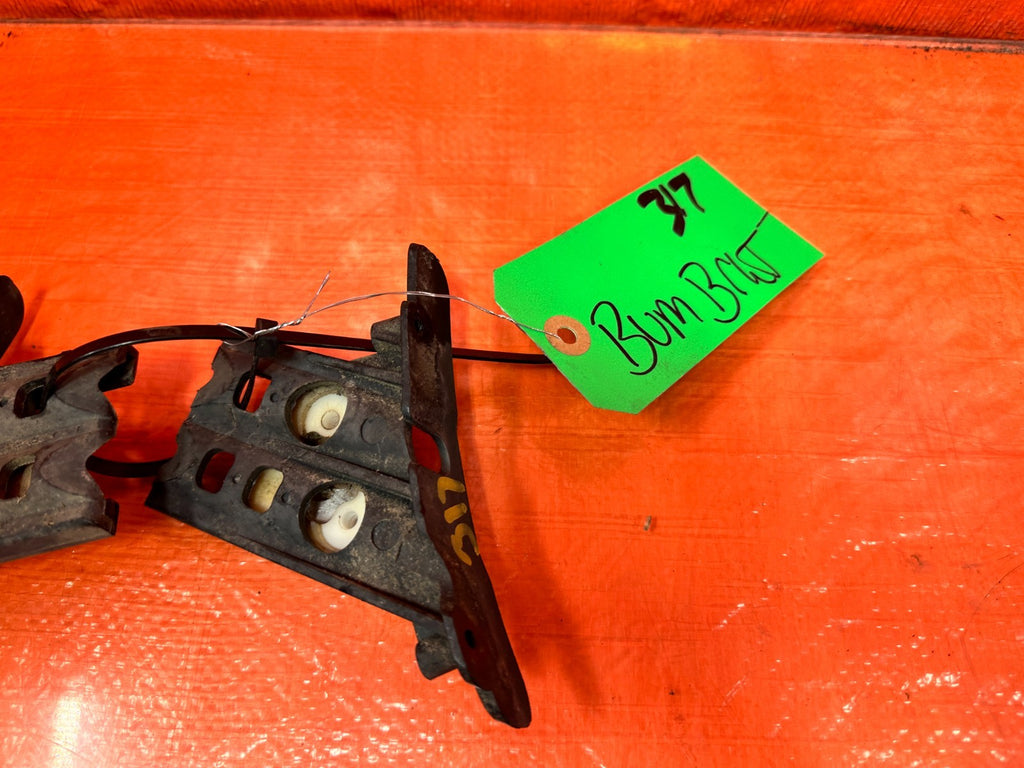 90 91 HONDA CIVIC HATCHBACK   LEFT AND RIGHT REAR BUMPER BRACKETS RETAINERS CLIP2