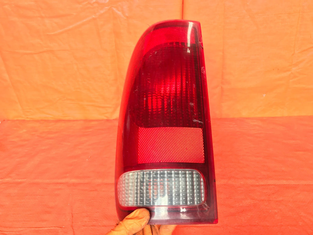 OEM 2000 00 FORD F 150 F150 DRIVER LEFT TAIL LIGHT LAMP L LH 4