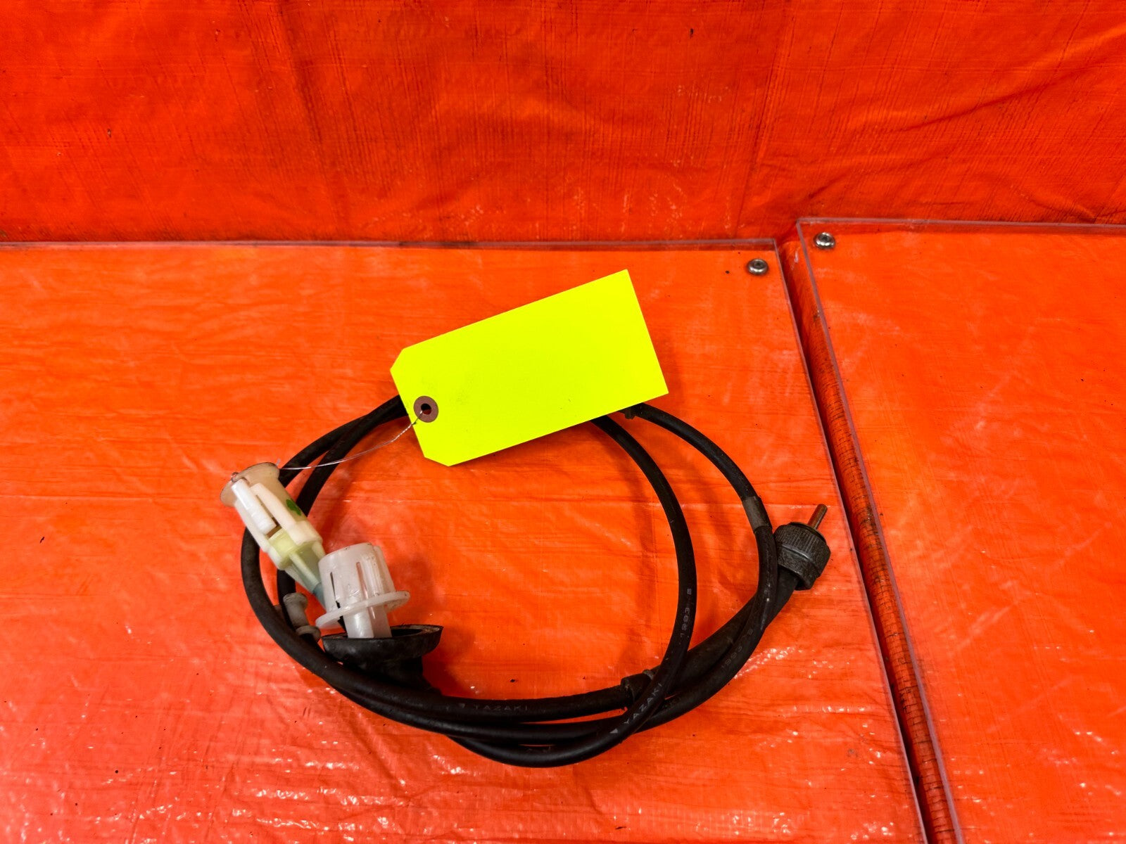 90 97 MAZDA MX 5 MIATA   GAUGE CLUSTER SPEEDOMETER CABLE   MANUAL   OEM #2679