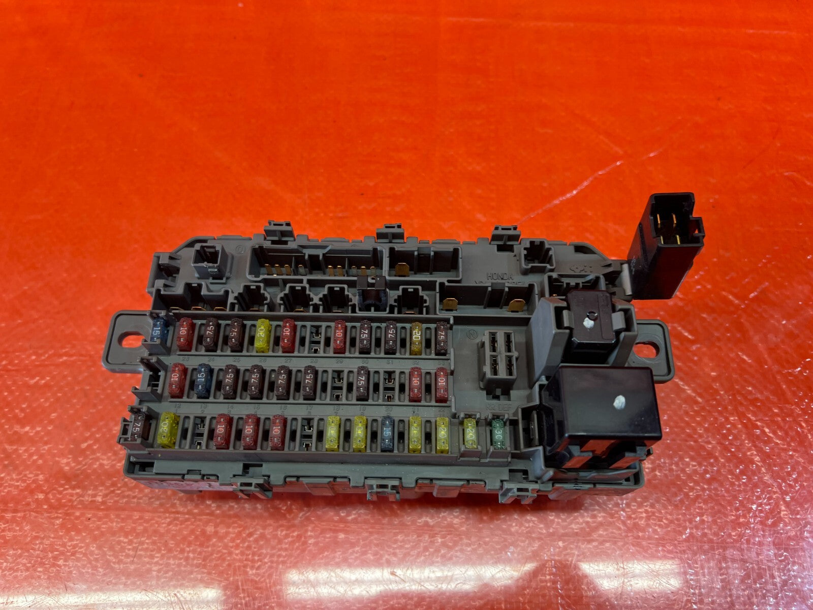 98 01 ACURA INTEGRA   INTERIOR CABIN FUSE JUNCTION BOX PANEL   OEM #1665