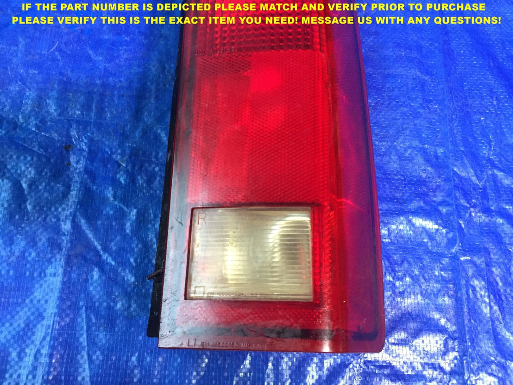 OEM 1985   2005 CHEVROLET CHEVY ASTROVAN PASSENGER RIGHT TAIL LIGHT 2B1