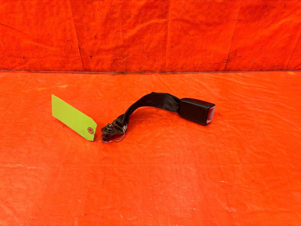 03 07 INFINITI G35 COUPE   LEFT AND RIGHT REAR SEAT BELT CLIP BUCKLES OEM 2981