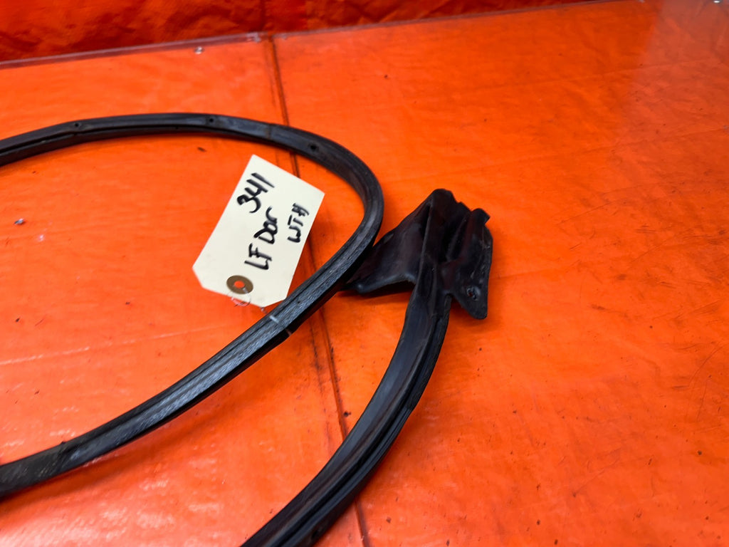 94-01 ACURA INTEGRA 4D 1.8L LEFT FRONT LF DRIVER DOOR WEATHER STRIP SEAL OEM #346