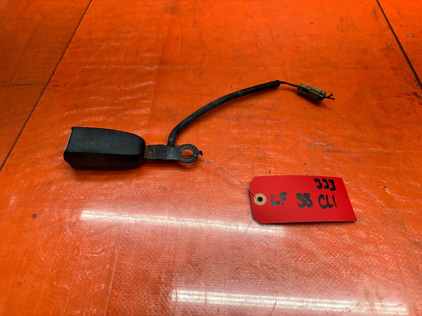 92 95 HONDA CIVIC EX 1.6L   DRIVER LEFT FRONT SEAT BELT BUCKLE CLIP   OEM #3330