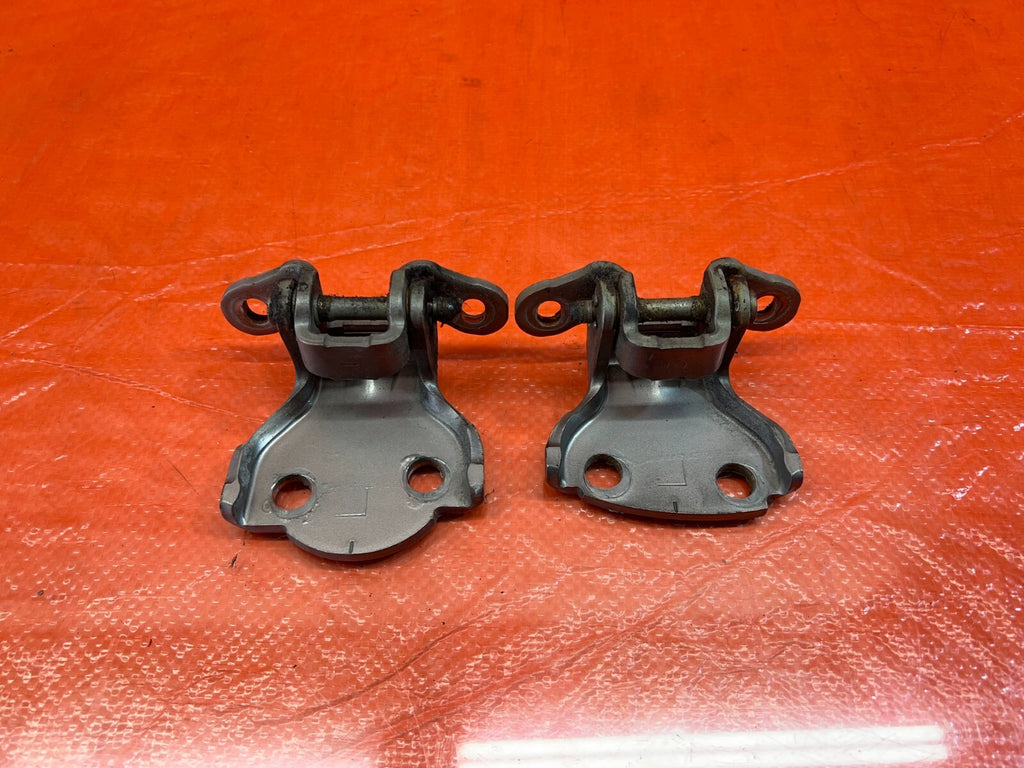 90 01 ACURA INTEGRA SEDAN 4D   DOOR HINGE SET UPPER & LOWER   LEFT REAR OEM #1597