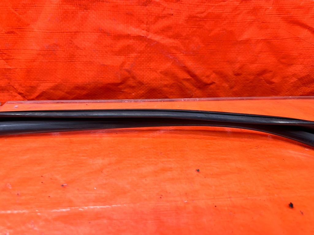 02 06 ACURA RSX RIGHT PASSENGER DOOR WINDOW RUN CHANNEL SEAL OEM #06RSX6