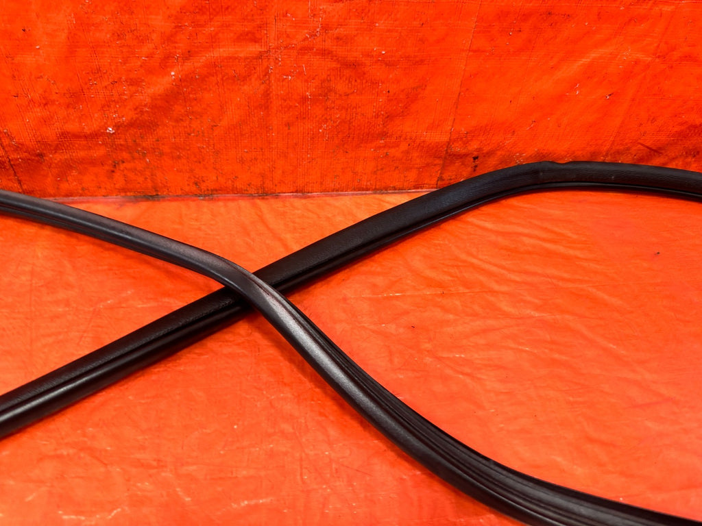 06 11 CIVIC 4D SEDAN CHASSIS TO DOOR OPEN TRIM RUBBER STRIP RIGHT FRONT OEM 3074