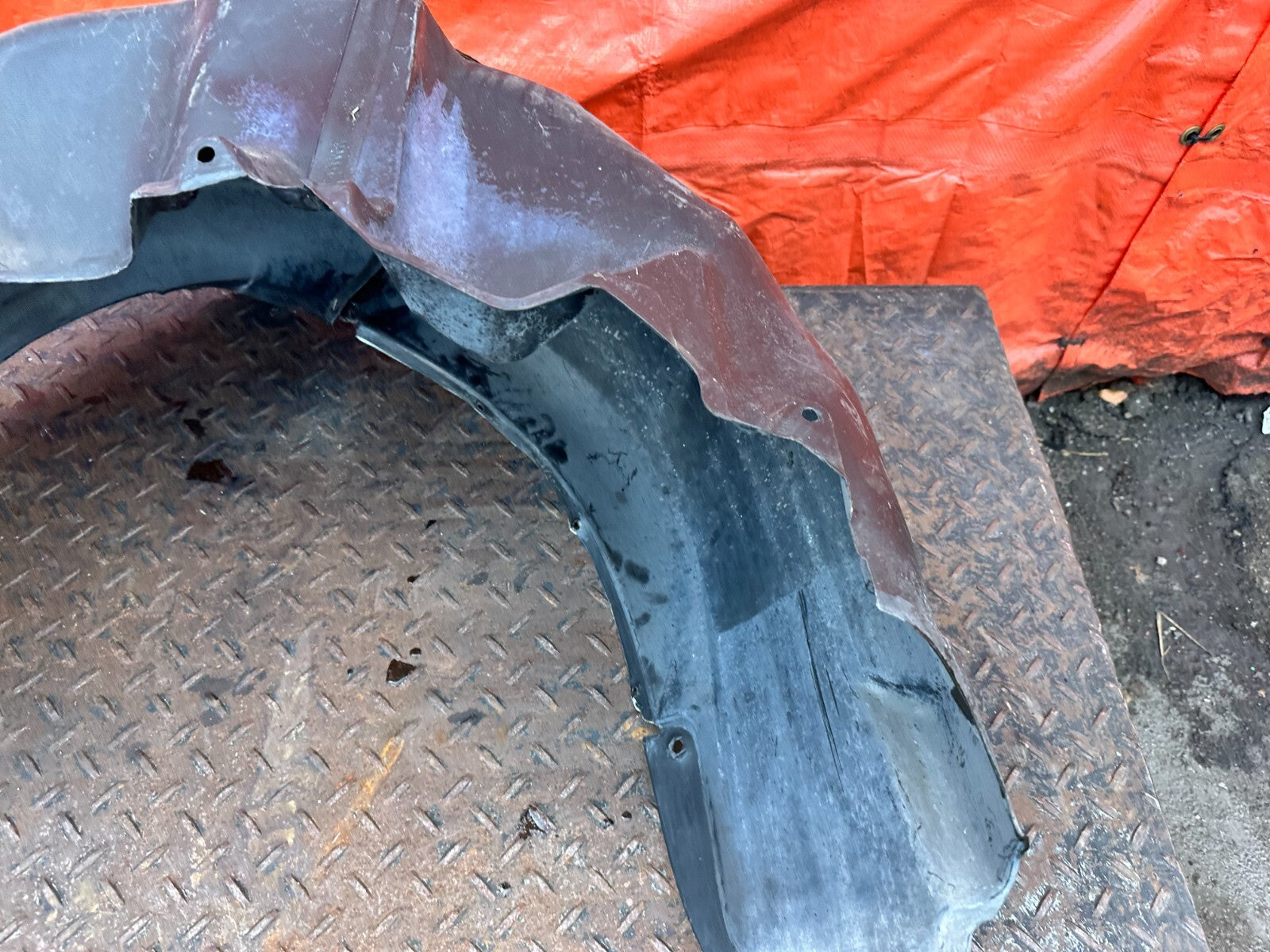 02 10 LEXUS SC430   DRIVER LEFT REAR FENDER LINER SPLASH SHIELD   OEM #2882