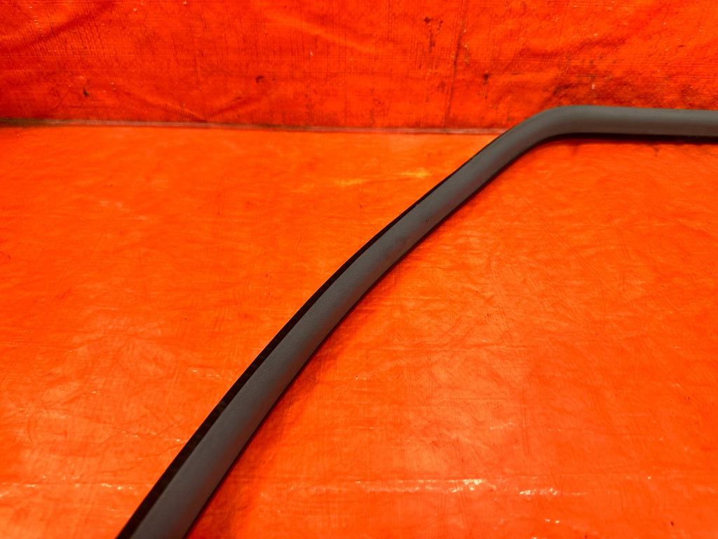 97 01 HONDA CR V CRV   CHASSIS TO DOOR OPEN TRIM GASKET LEFT REAR   OEM #3016