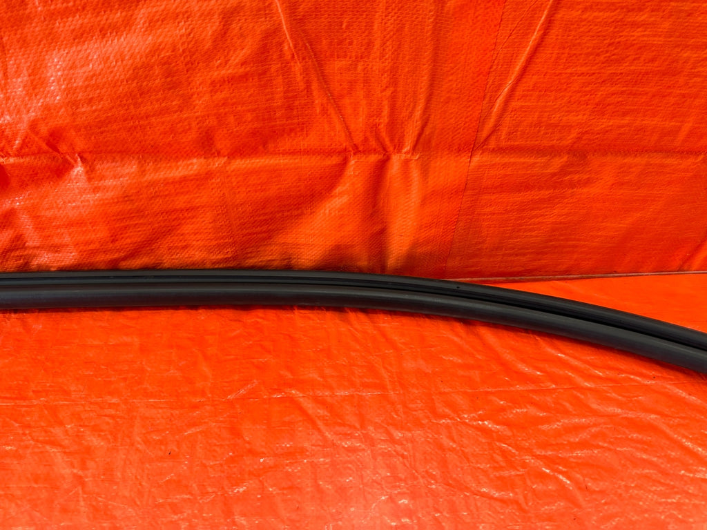 08 15 INFINITI G37 & Q60   2D COUPE   DOOR WEATHER STRIP   UPPER RIGHT OEM #18811