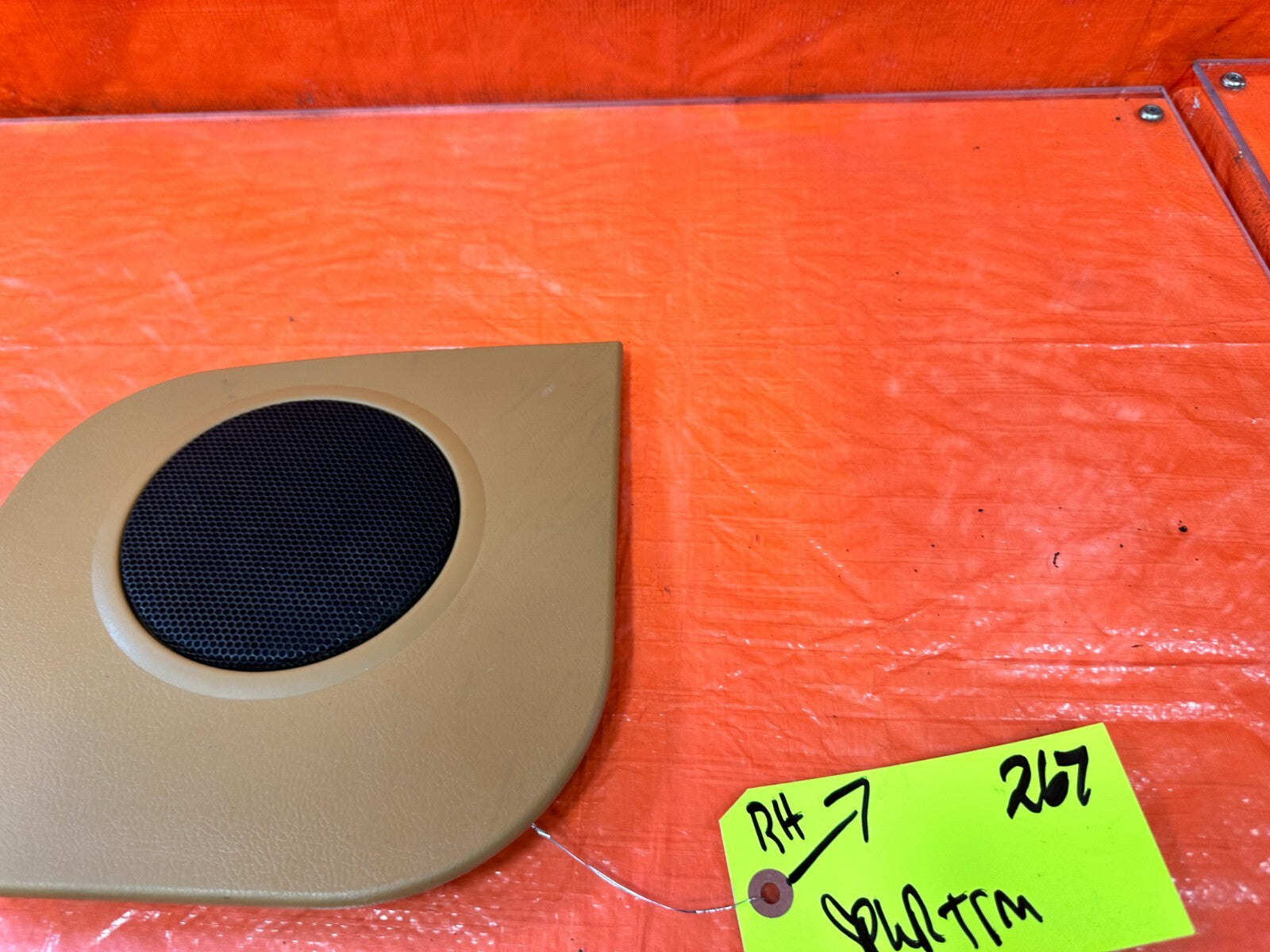 90 97 MAZDA MX 5 MIATA   PASSENGER RIGHT DOOR PANEL SPEAKER TRIM   OEM #2675