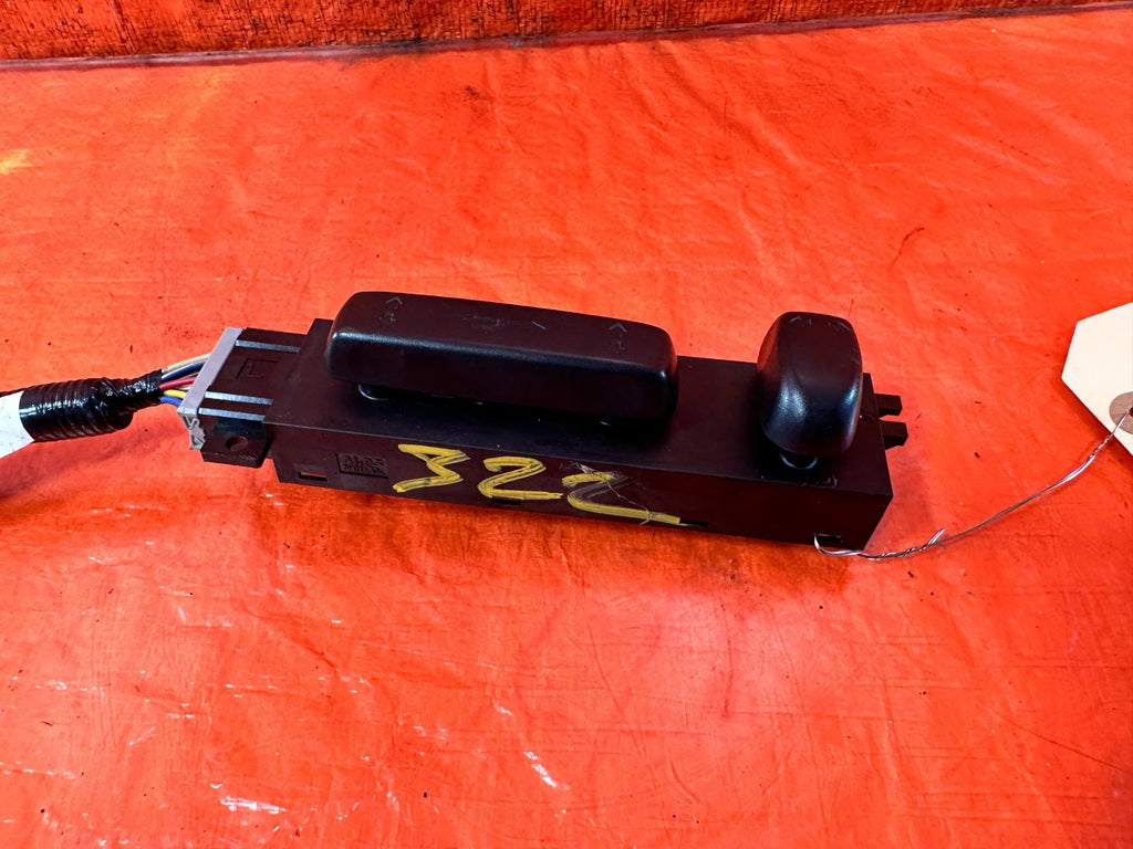 04 05 ACURA TSX   DRIVER LEFT SEAT ADJUSTMENT SWITCH   OEM FACTORY OE #3224