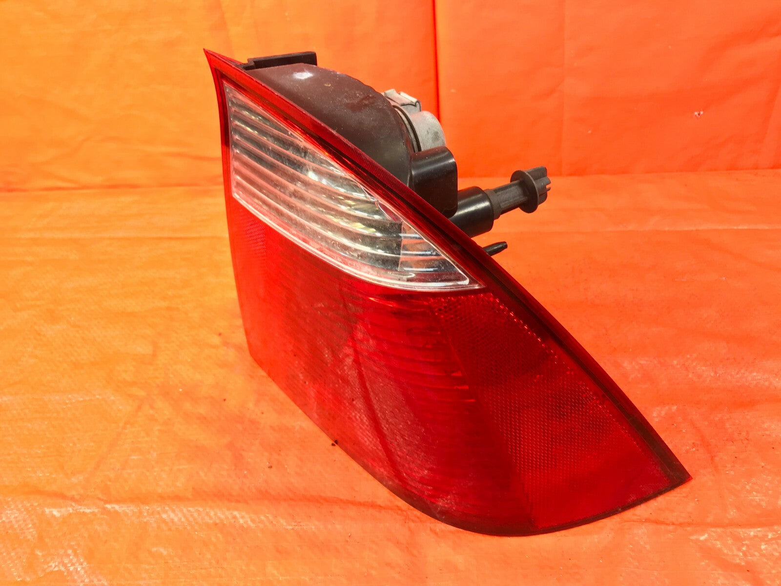 OEM 2005 2006 2007 FORD FOCUS   SEDAN   PASSENGER RIGHT TAIL LIGHT LAMP 05 06 074