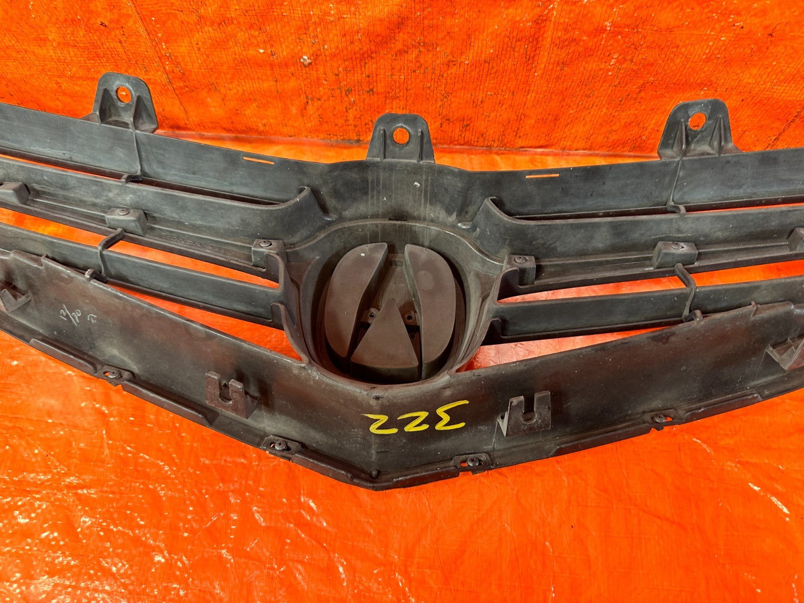 04 05 ACURA TSX   FRONT BUMPER GRILLE ASSEMBLY   OEM #32212