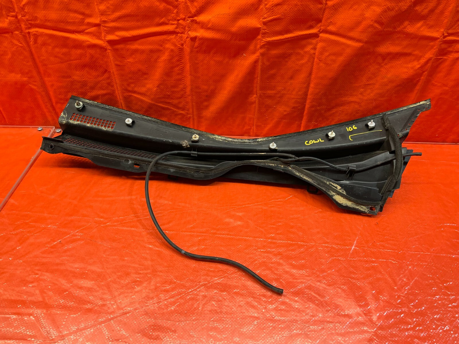 04 08 ACURA TL   WIPER COWL TRIM   PASSENGER RIGHT SIDE   OEM FACTORY #1068