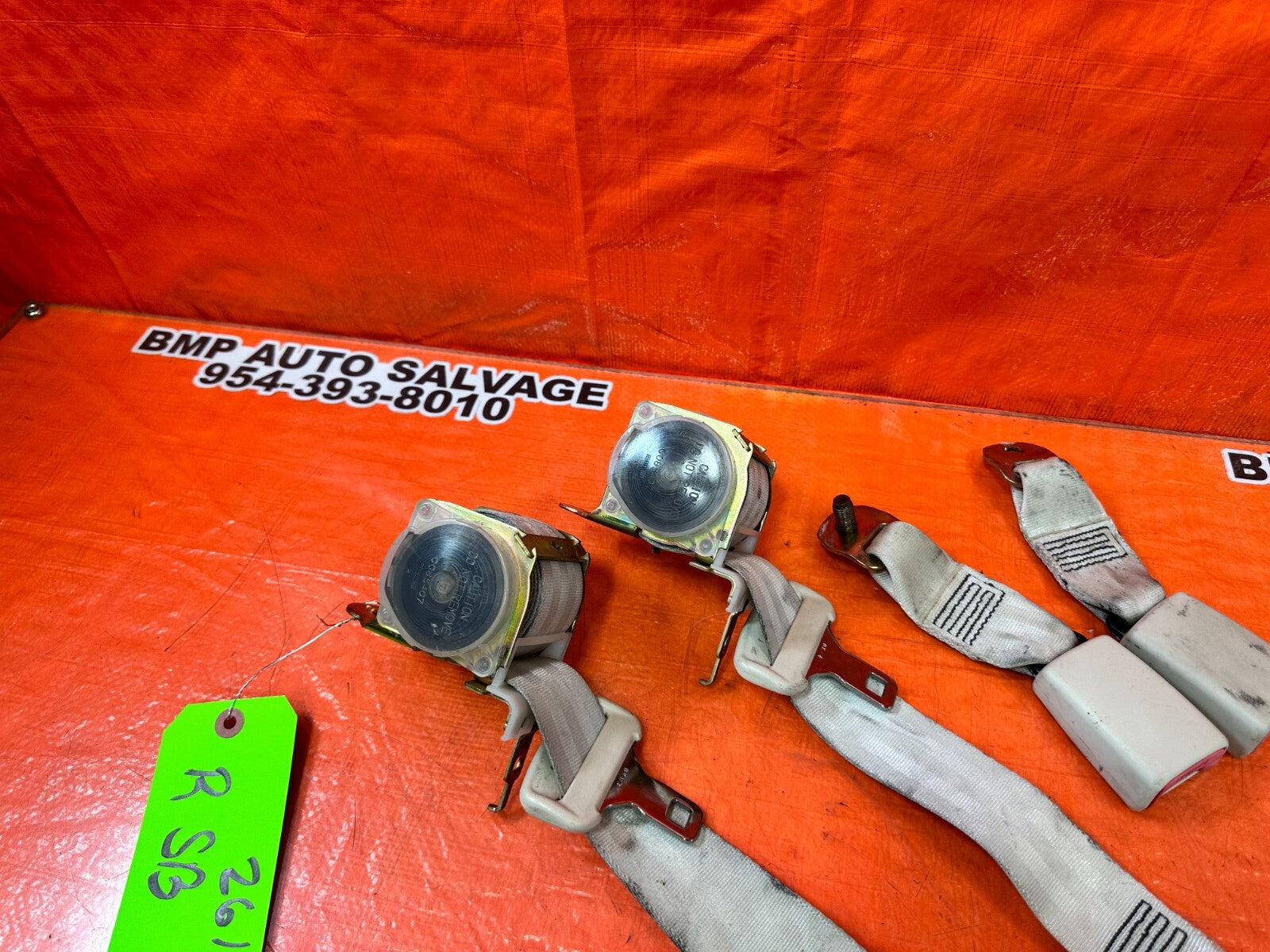 02 10 LEXUS SC430   REAR SEAT BELT SET   LEFT & RIGHT SEAT BELTS   ECRU OEM #2618