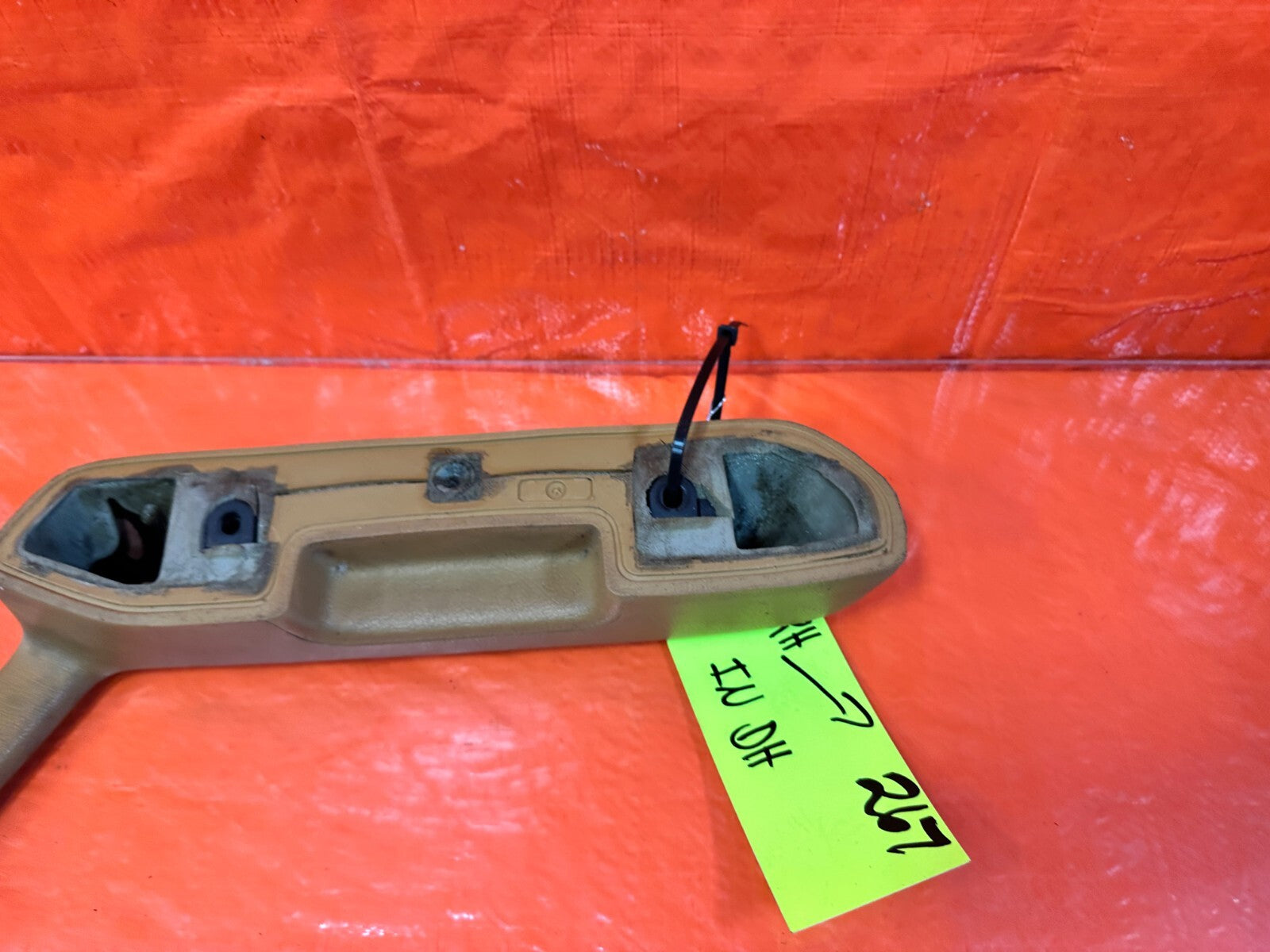 90 97 MAZDA MX 5 MIATA   PASSENGER RIGHT INTERIOR DOOR PULL HANDLE OEM #26712