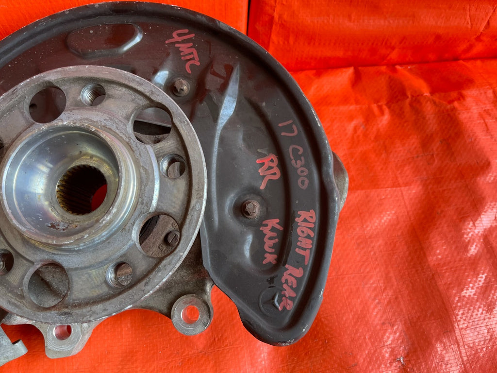15 20 MERCEDES BENZ C300 W205 4MATIC / PASSENGER RIGHT REAR SPINDLE KNUCKLE HUB 3