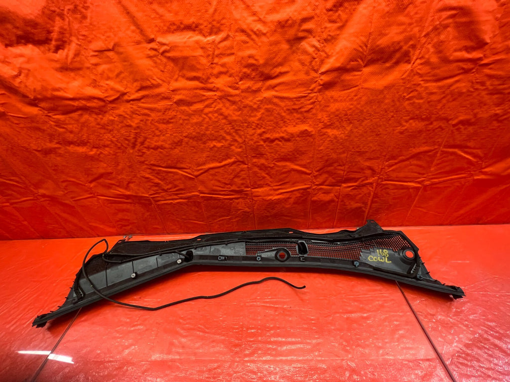 09 14 ACURA TSX   WINDSHIELD WIPER COWL TRIM PLASTIC BEZEL   OEM FACTORY #1689