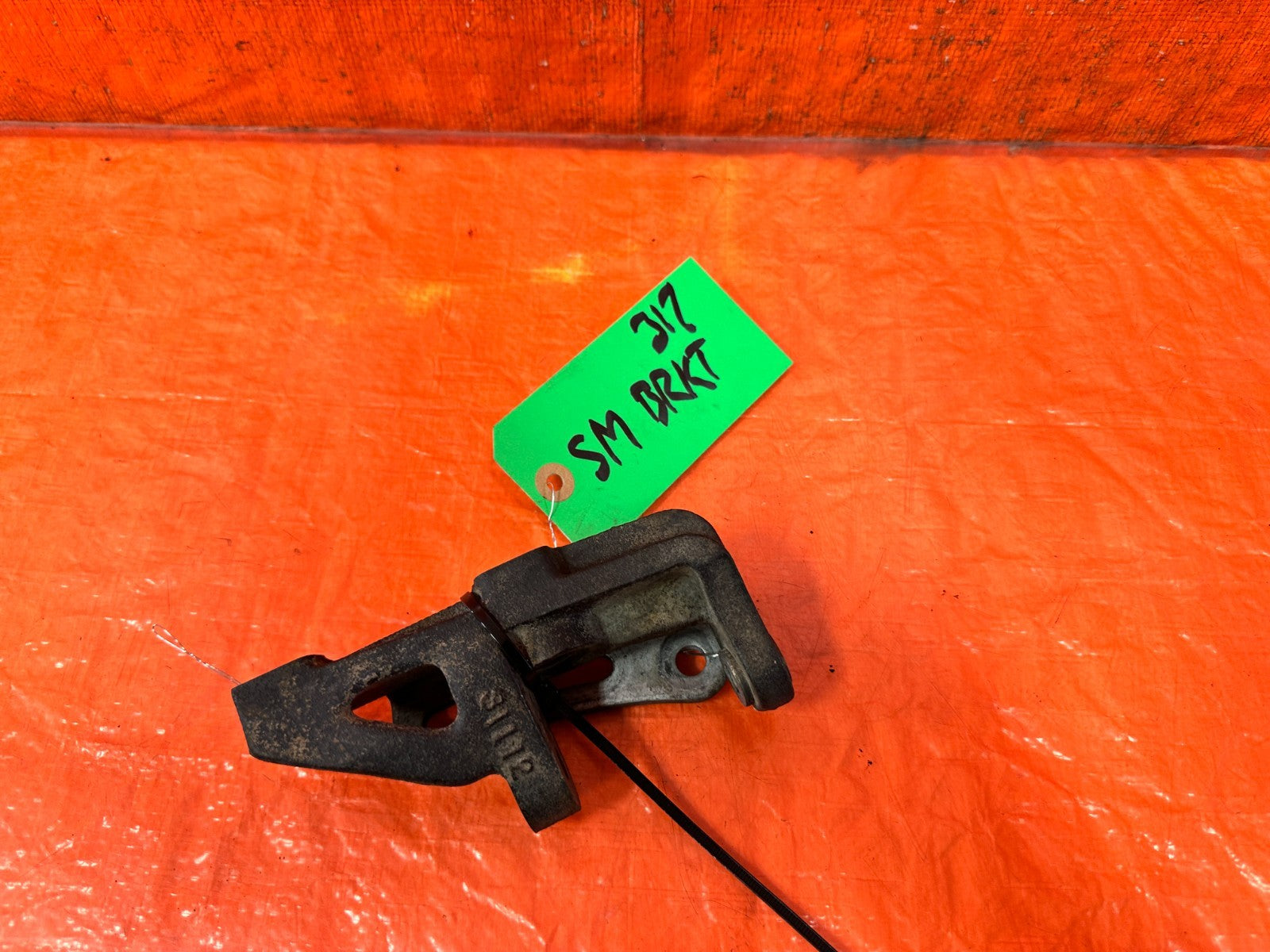 90 91 HONDA CIVIC HATCHBACK   D15B2 SOHC   ALTERNATOR MOUNTING BRACKET OEM 3174